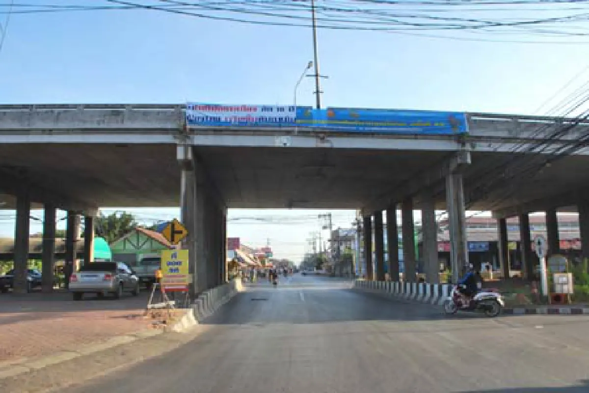 พิษณุโลกติดป้ายประจานส.ส.แดกดันนักการเมือง