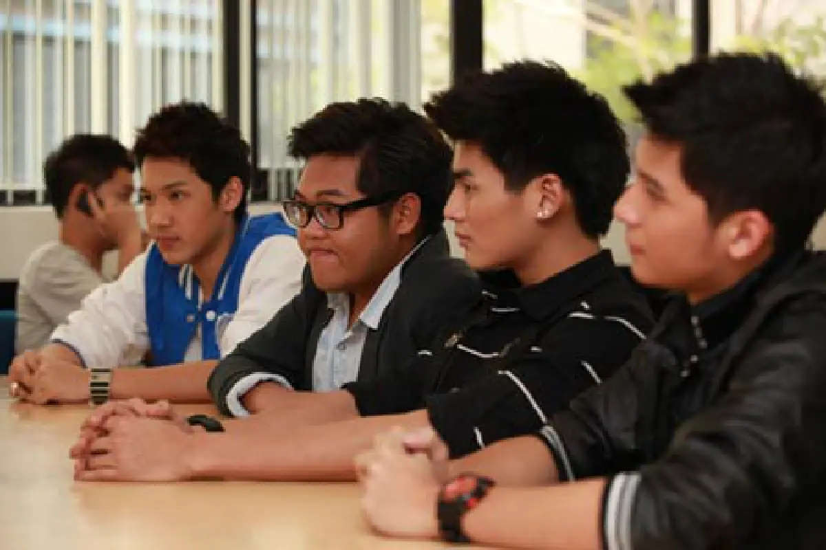 4 หนุ่มหล่อ จากเดอะสตาร์  8 เยี่ยมกองโพสต์ทูเดย์