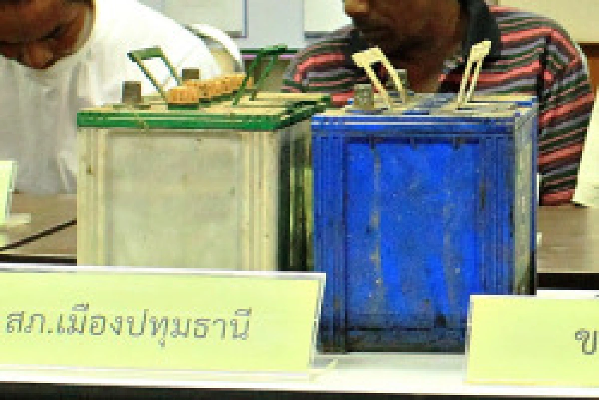 รวบหนุ่มปั่นจักรยานลักแบตเตอรี่รถ