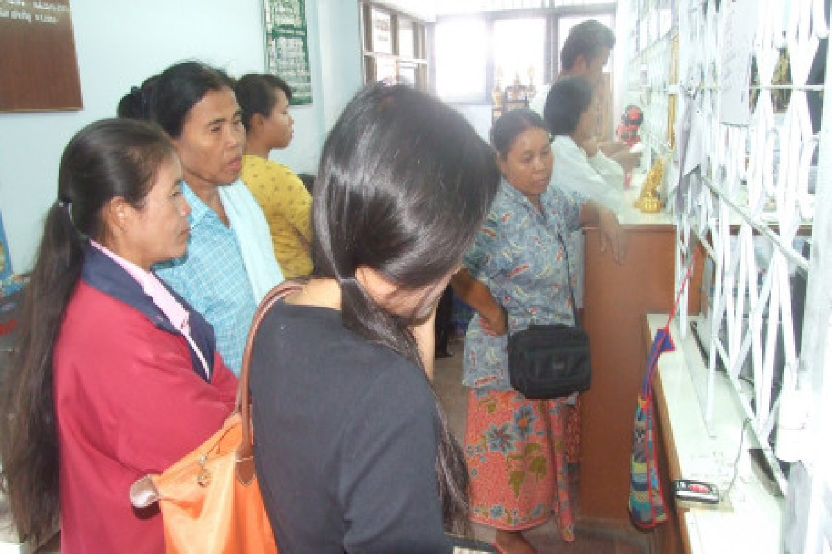 ผู้ปกครองแห่จำนำโรงตึ๊งรับเปิดเทอม ผู้ปกครองแห่จำนำโรงตึ๊งรับเปิดเทอม