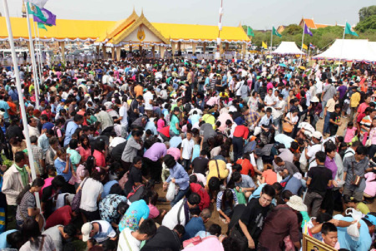 สมเด็จพระบรมฯเสด็จงานพระราชพิธีพืชมงคล สมเด็จพระบรมฯเสด็จงานพระราชพิธีพืชมงคล