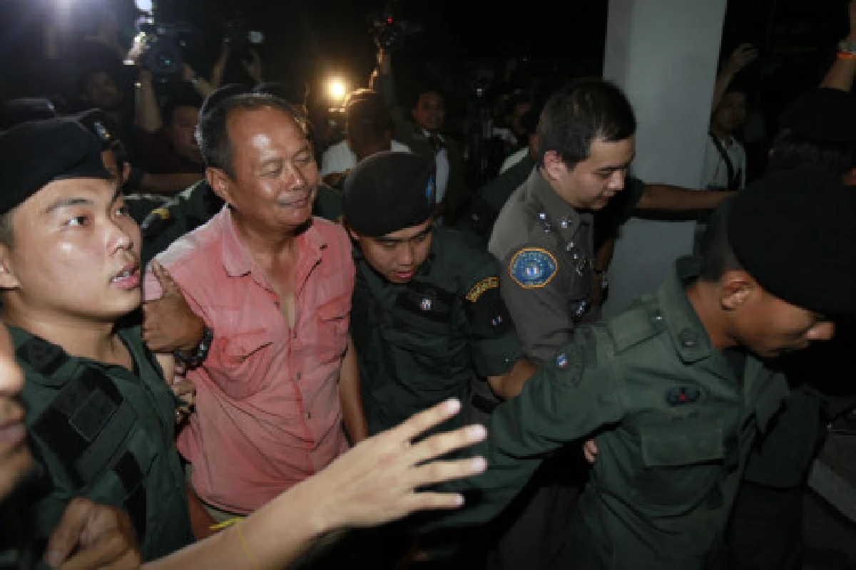 ตร.งัดประตูรถพาการุณส่งศาลฝากขัง