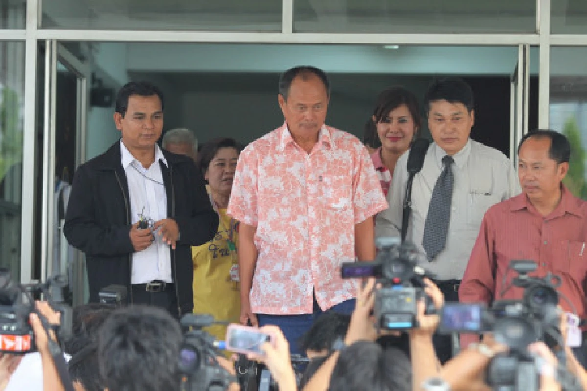 ตร.ปล่อยการุณหลังสอบ-แจ้งข้อหาเสร็จ