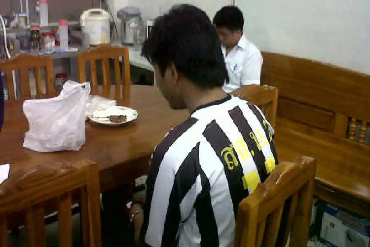 รวบหนุ่มเทคโนฯร่วมฆ่าคู่อริในเซเว่น