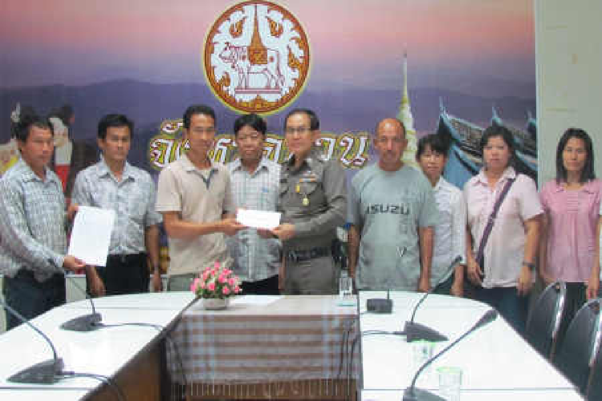 โวยตำรวจน่านรีดส่วยคันละ2หมื่น โวยตำรวจน่านรีดส่วยคันละ2หมื่น