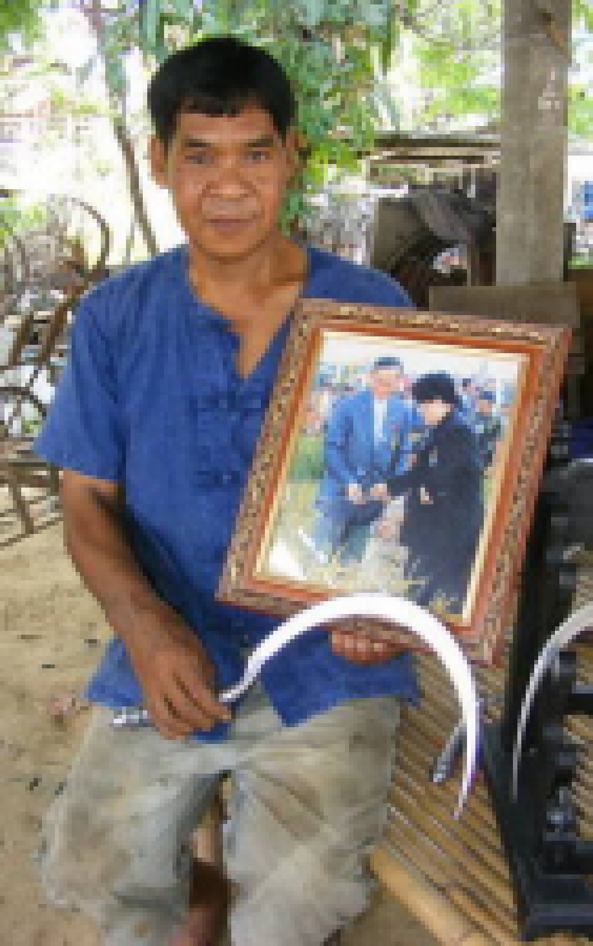 ชาวอรัญญิกเร่งตีมีด-เคียวถวายในหลวง