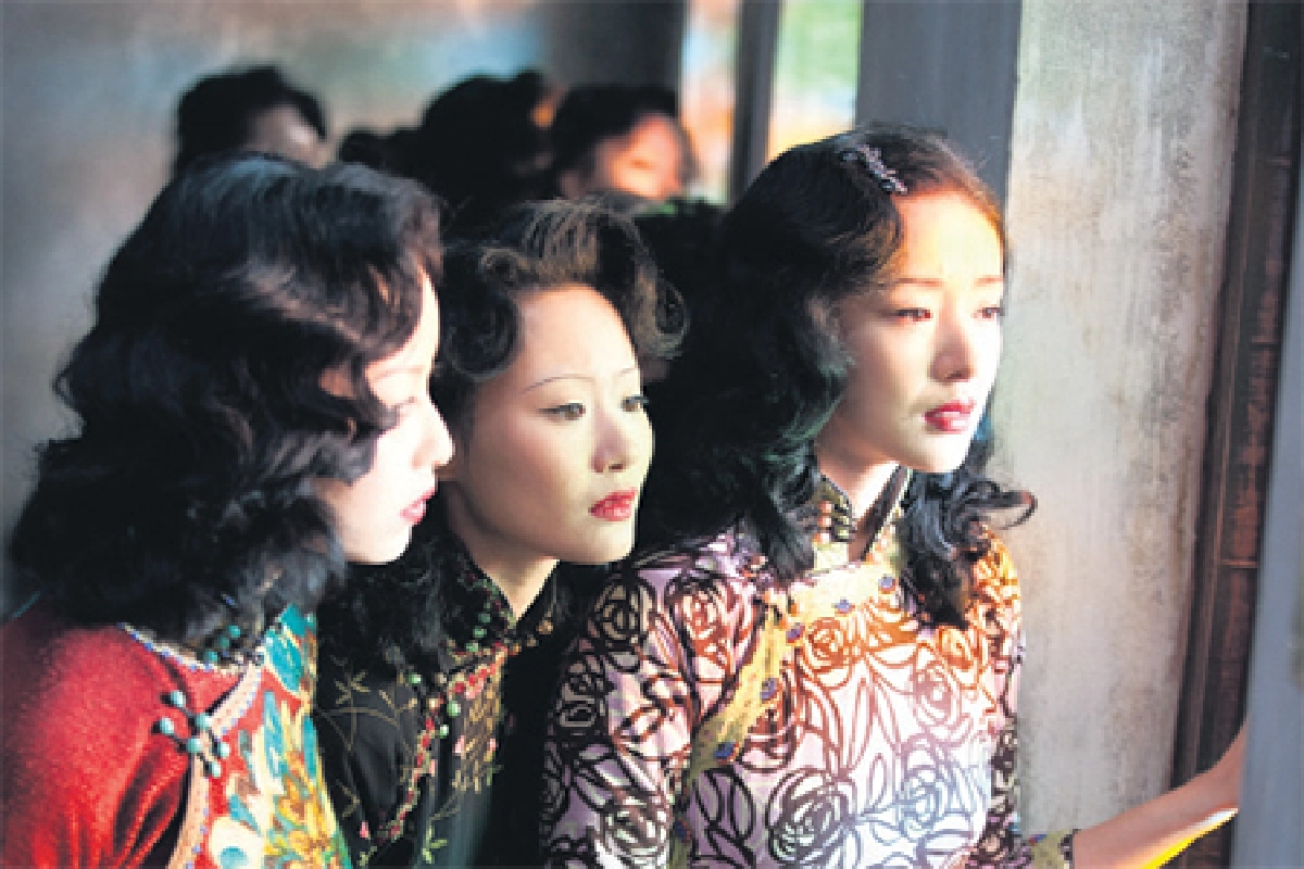 ดอกไม้ปลายปืน