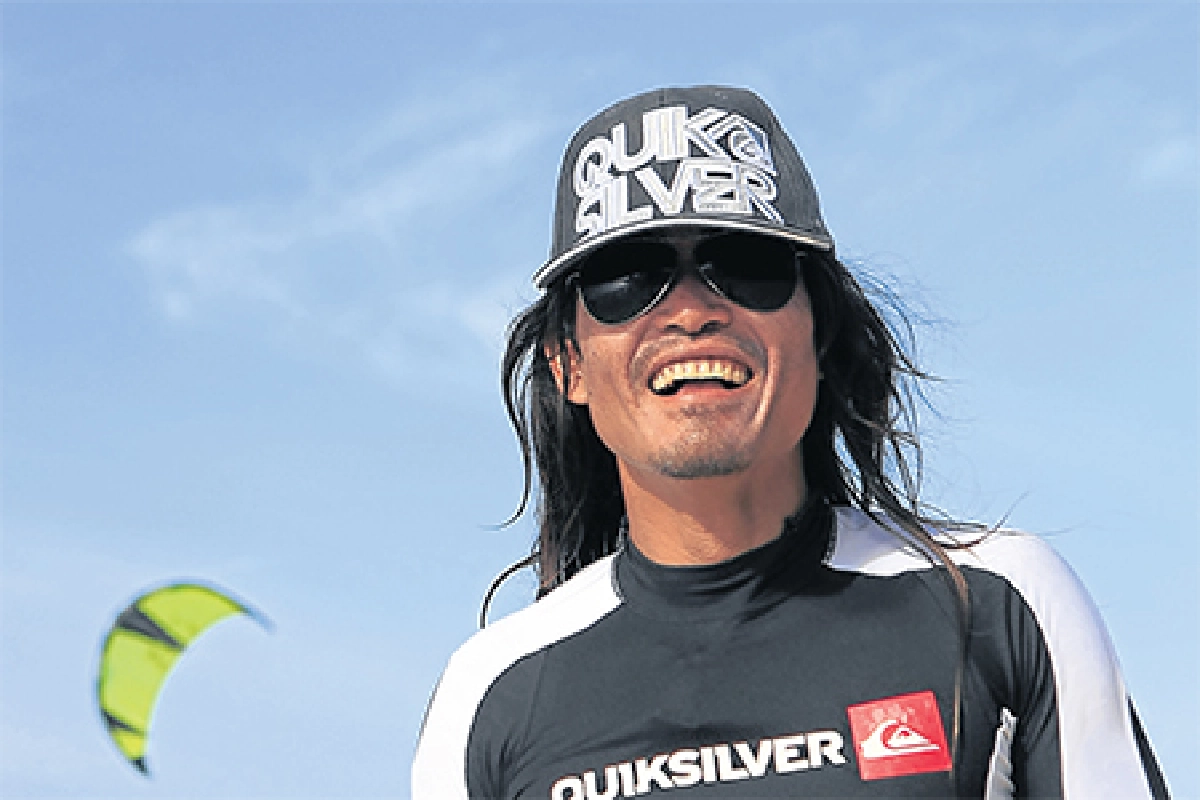 นักโต้ลม สุชาติ สมาบุตร