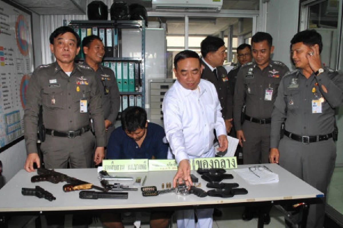 ตร.บางพลีจับพ่อค้าปืนเถื่อน