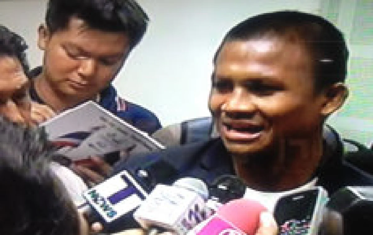 บัวขาวประกาศแขวนนวม