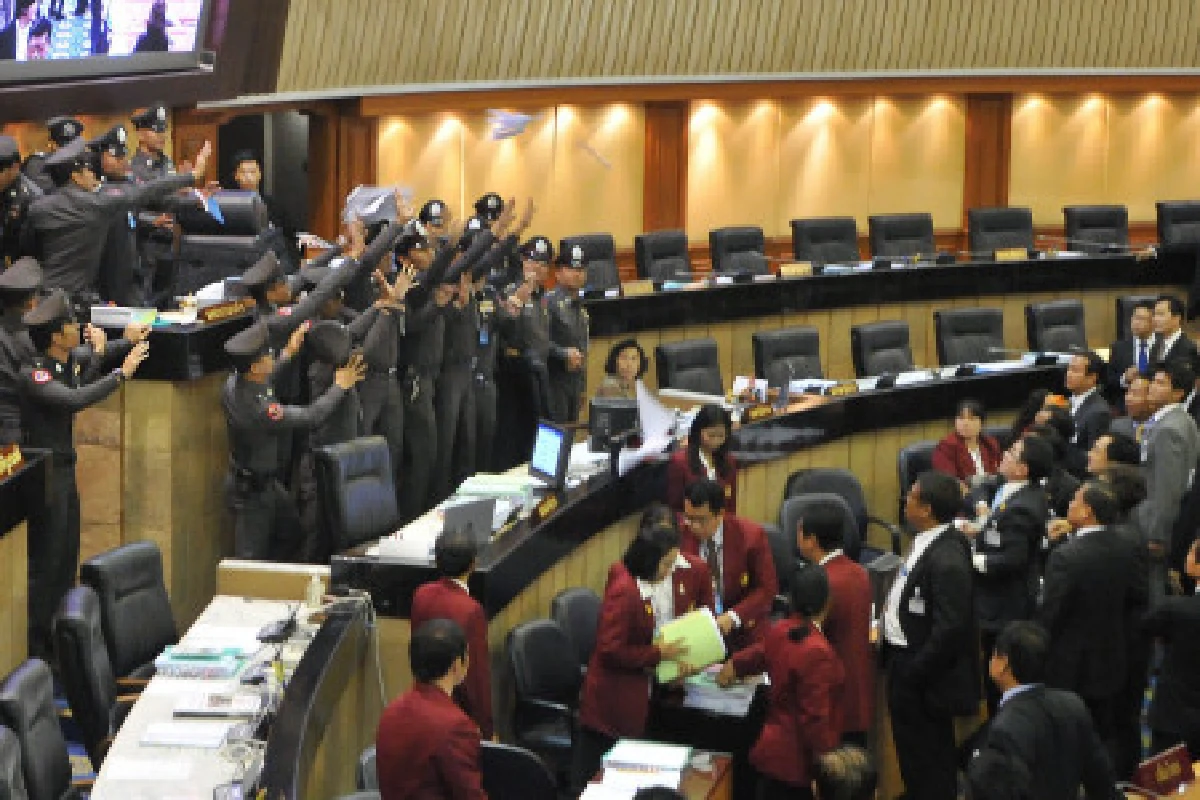 สภาลงมติ272:2เลื่อนปรองดองเป็นวาระด่วน