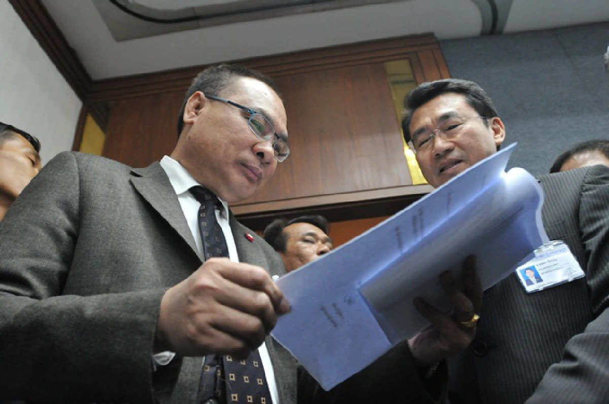 Chaos in parliament: Day 2