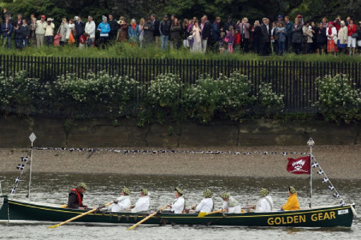 อังกฤษจัดขบวนพยุหยาตราฉลองควีนครองราชย์60ปี