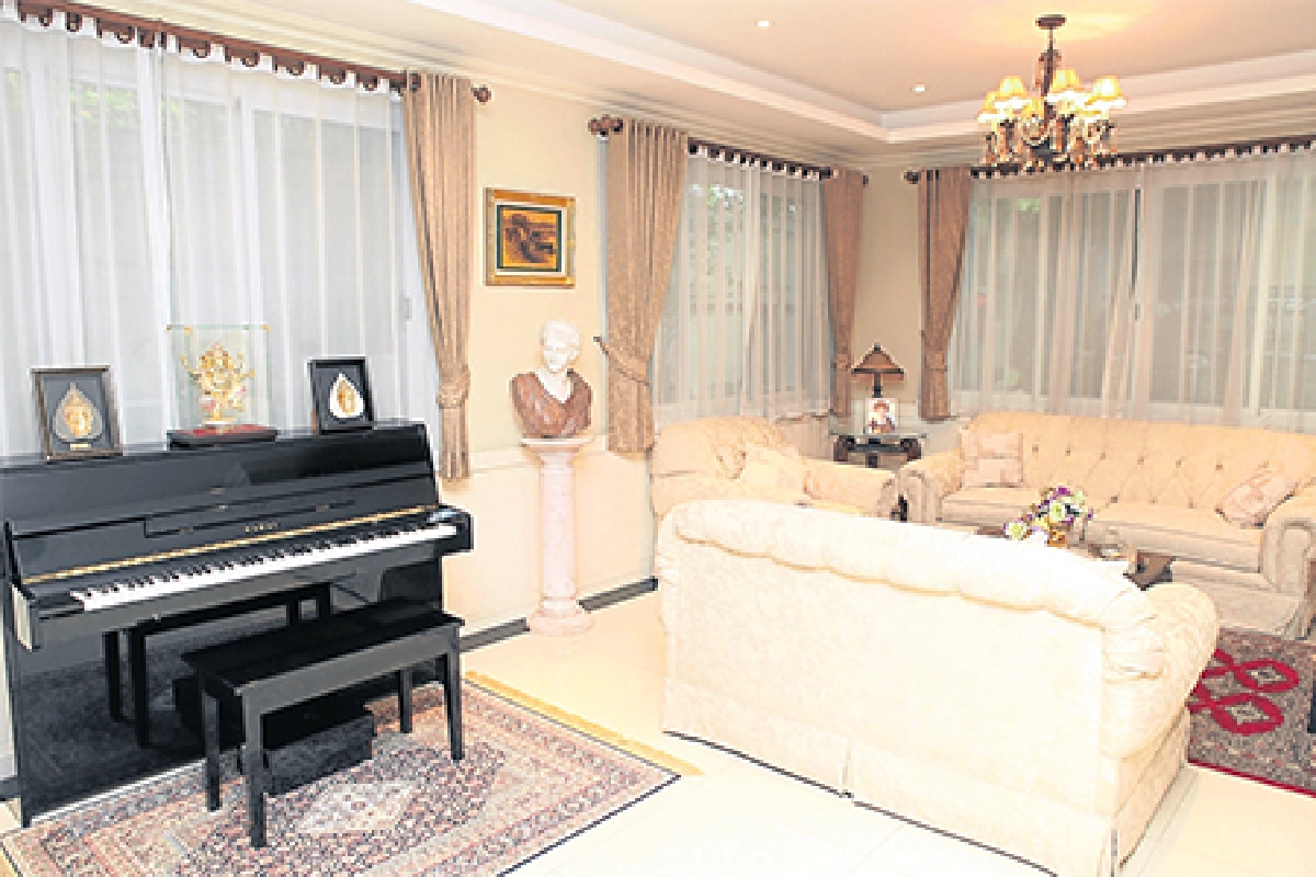 สินีนารถ เองตระกูล บ้านอบอุ่นของครอบครัวเองตระกูล