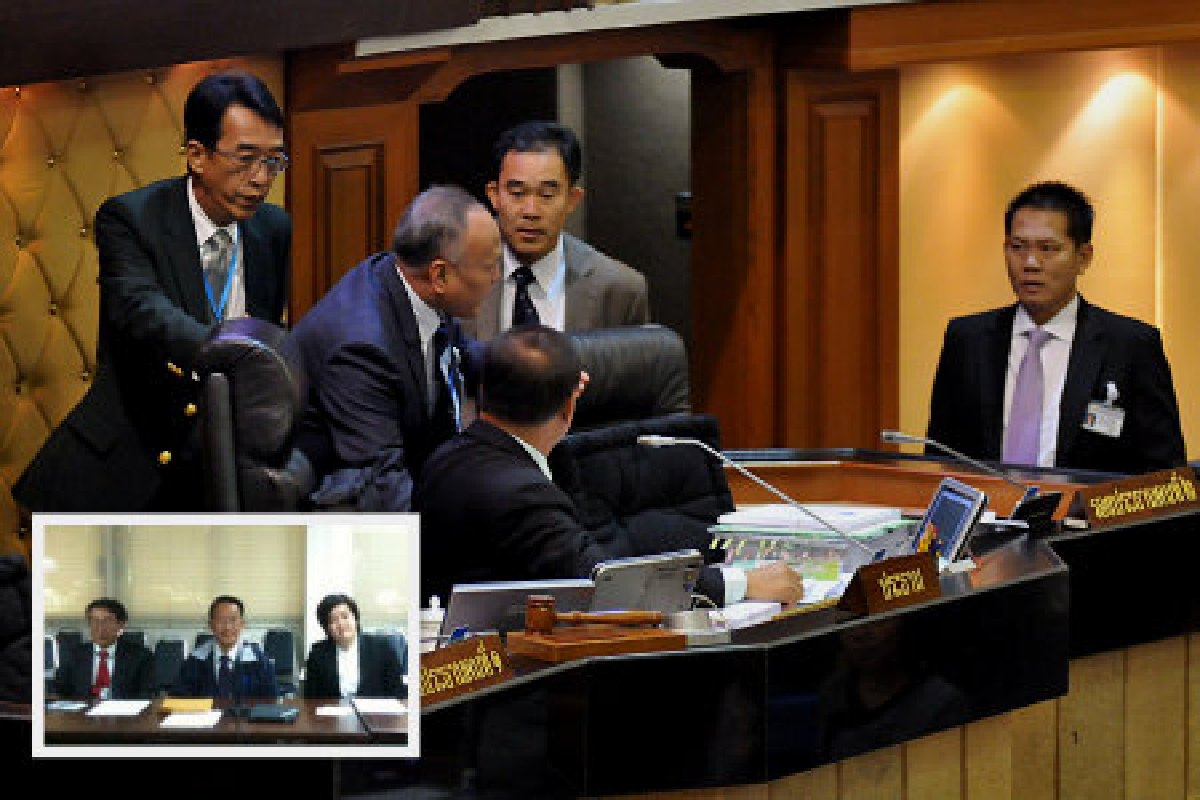 หมอเหวงแจ้งความเอาผิดสส.ปชป. หมอเหวงแจ้งความเอาผิดสส.ปชป.