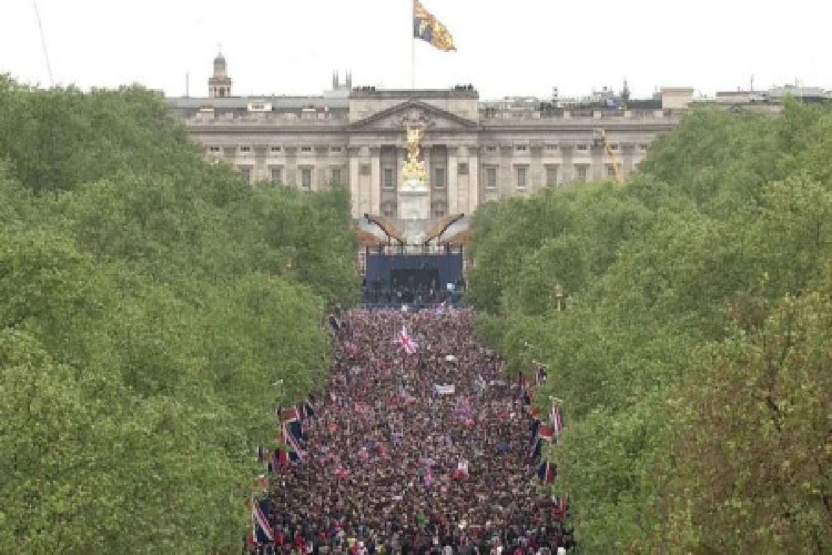 รวมภาพพิธีเฉลิมฉลอง '60ปี ควีนอลิซาเบธ'