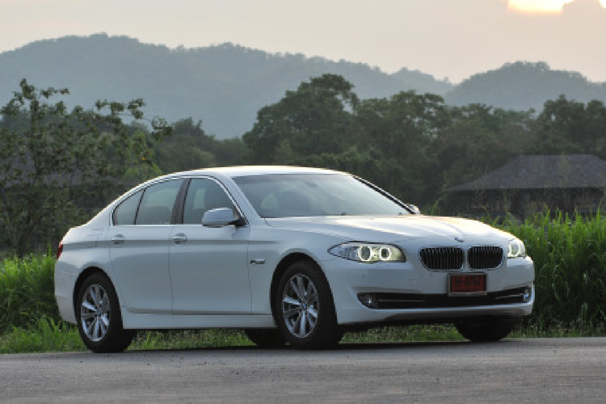 ลองขับ BMW 520i ลองขับ BMW 520i