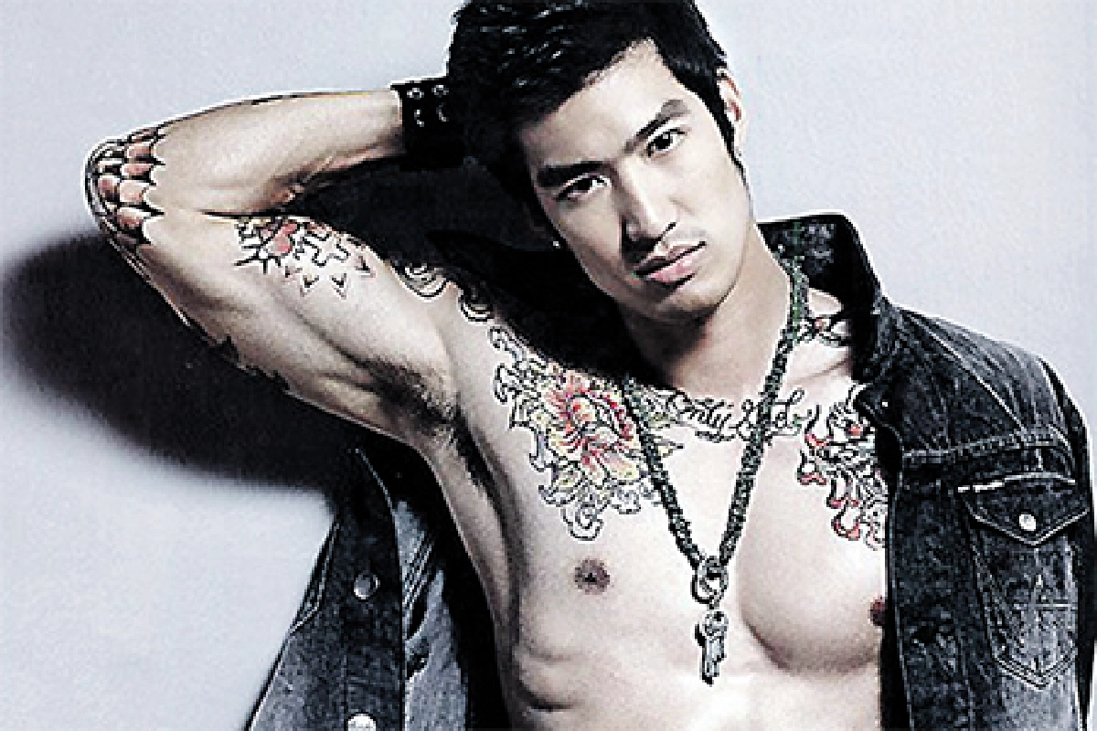 หนุ่มร่างบาง...เป็นล่ำบึ้ก