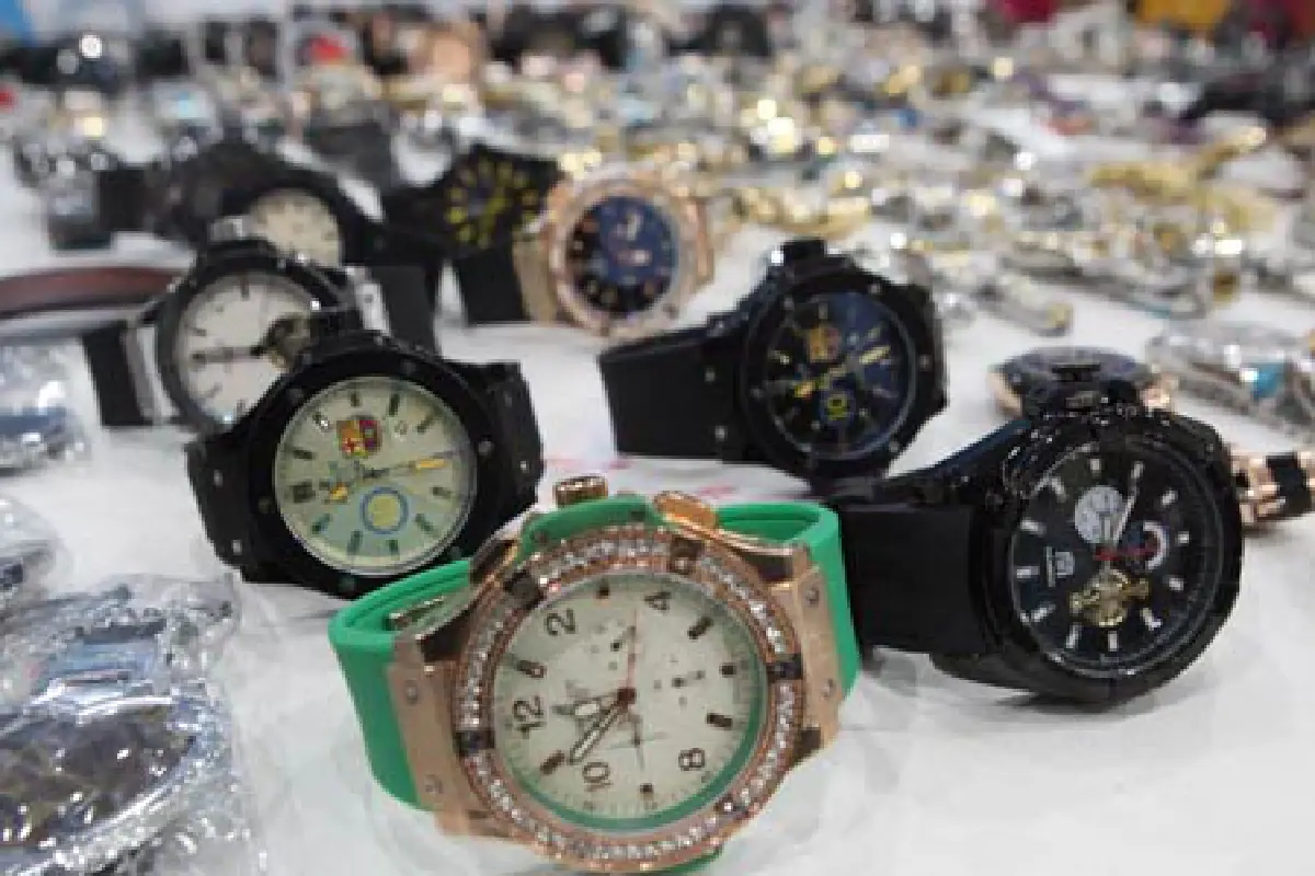 ดีเอสไอบุกจับแบรนด์เนมปลอมย่านสุขุมวิท