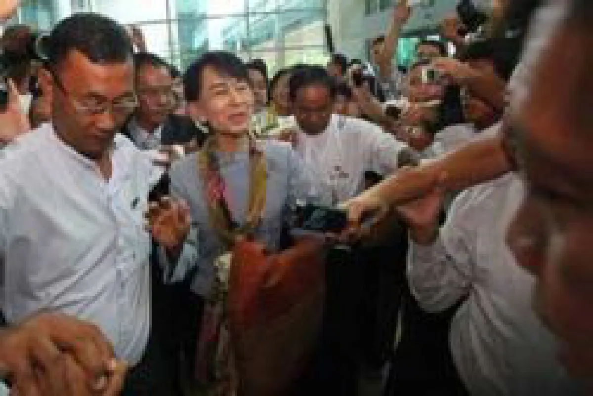 Suu Kyi's historic European tour begins
