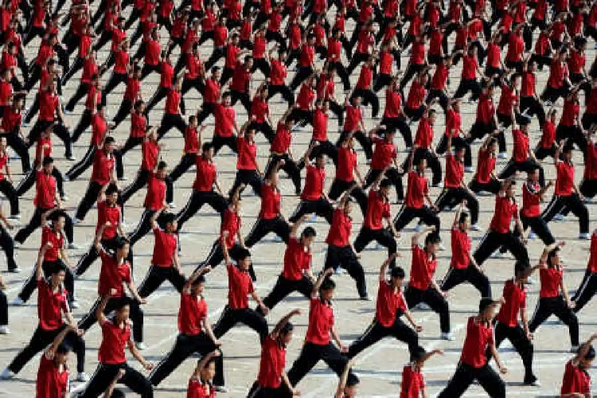 ภาพน่าทึ่ง! เด็กจีน10,000คน แสดงกังฟู