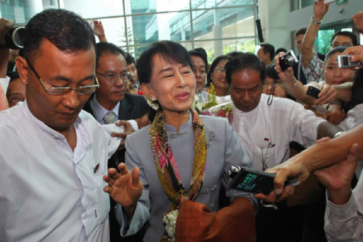 ซูจีไปยุโรปรับรางวัลโนเบลสาขาสันติภาพ ซูจีไปยุโรปรับรางวัลโนเบลสาขาสันติภาพ