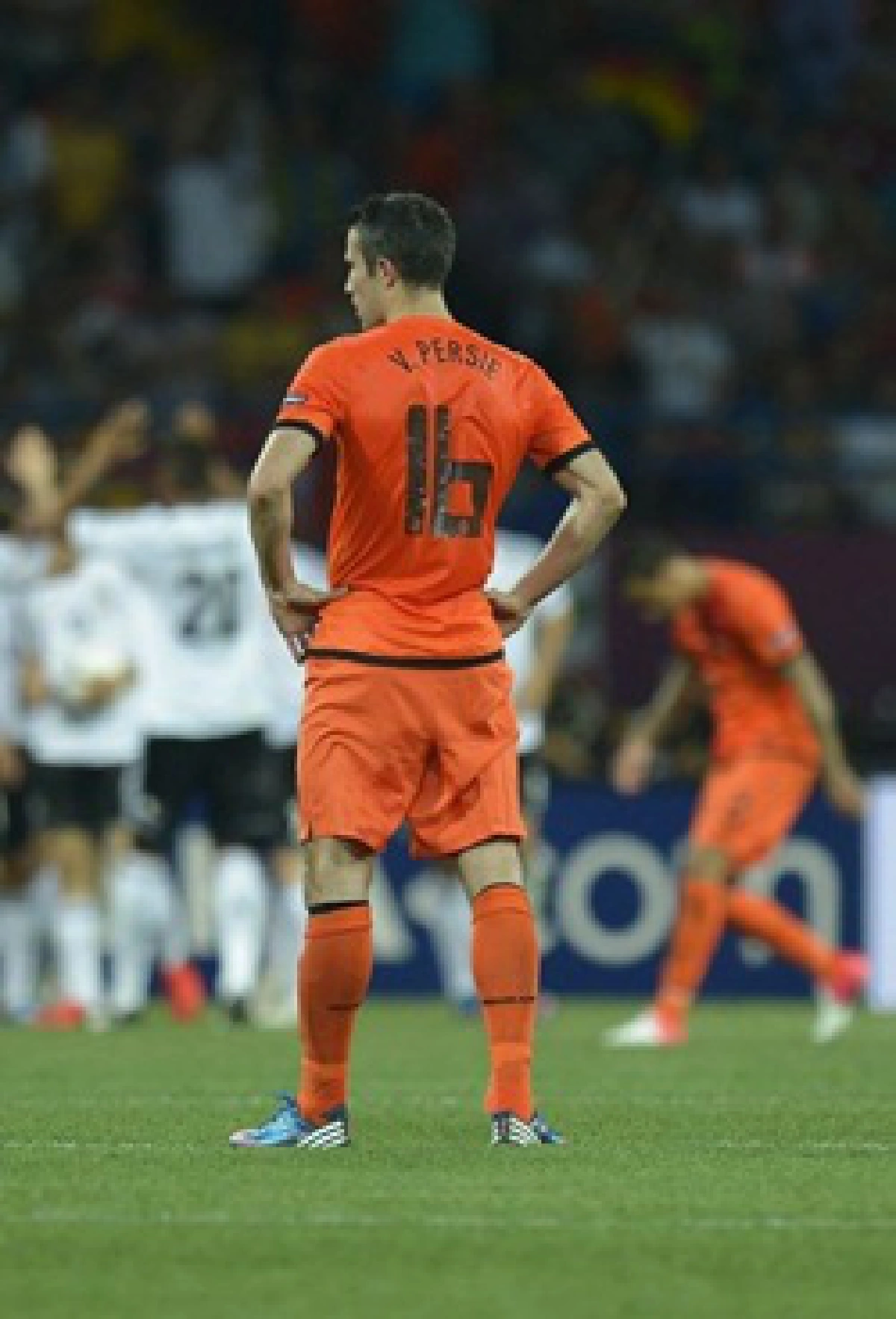 Portugal wins a thriller; Dutch almost out after loss to Germany