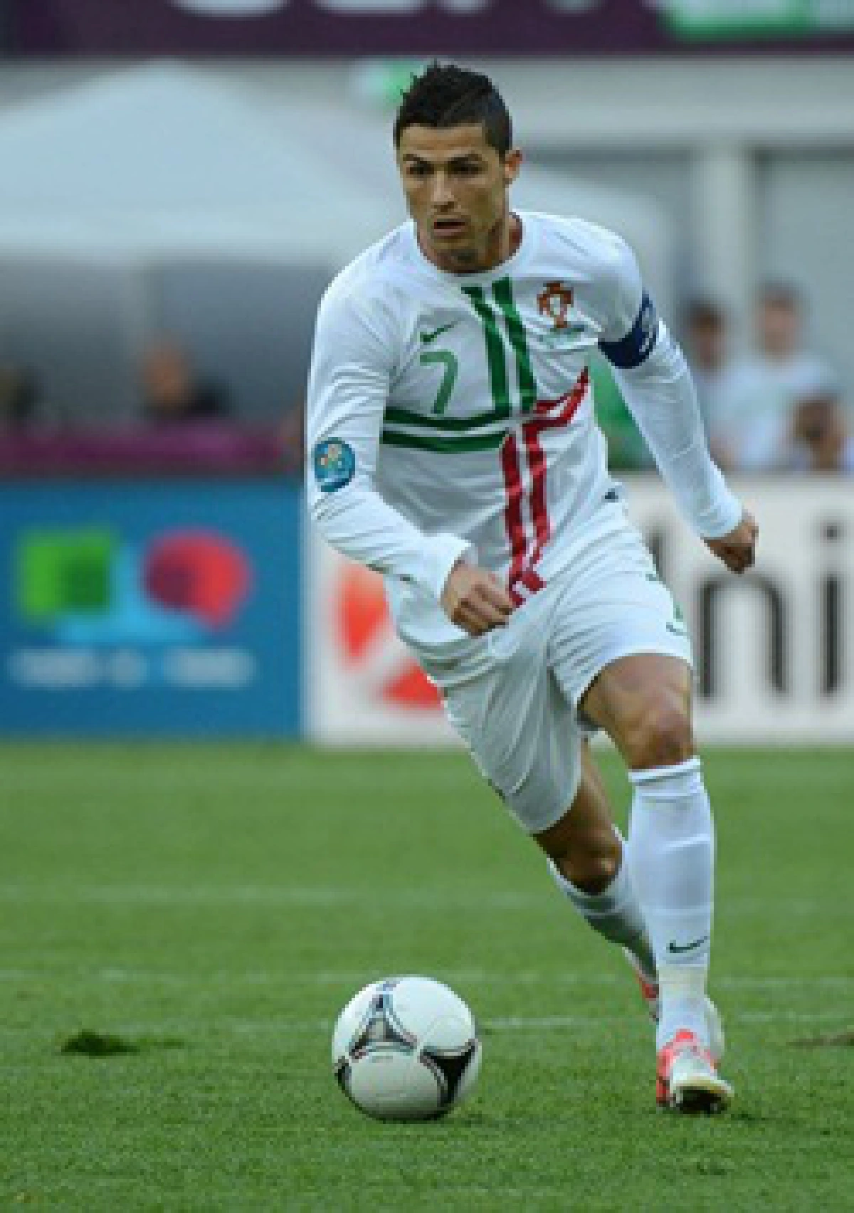 Portugal wins a thriller; Dutch almost out after loss to Germany