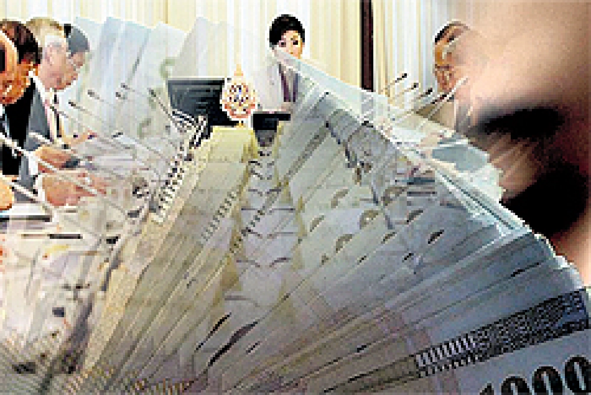 โบนัสข้าราชการ  "ขนมหวาน" ในมือ "การเมือง"