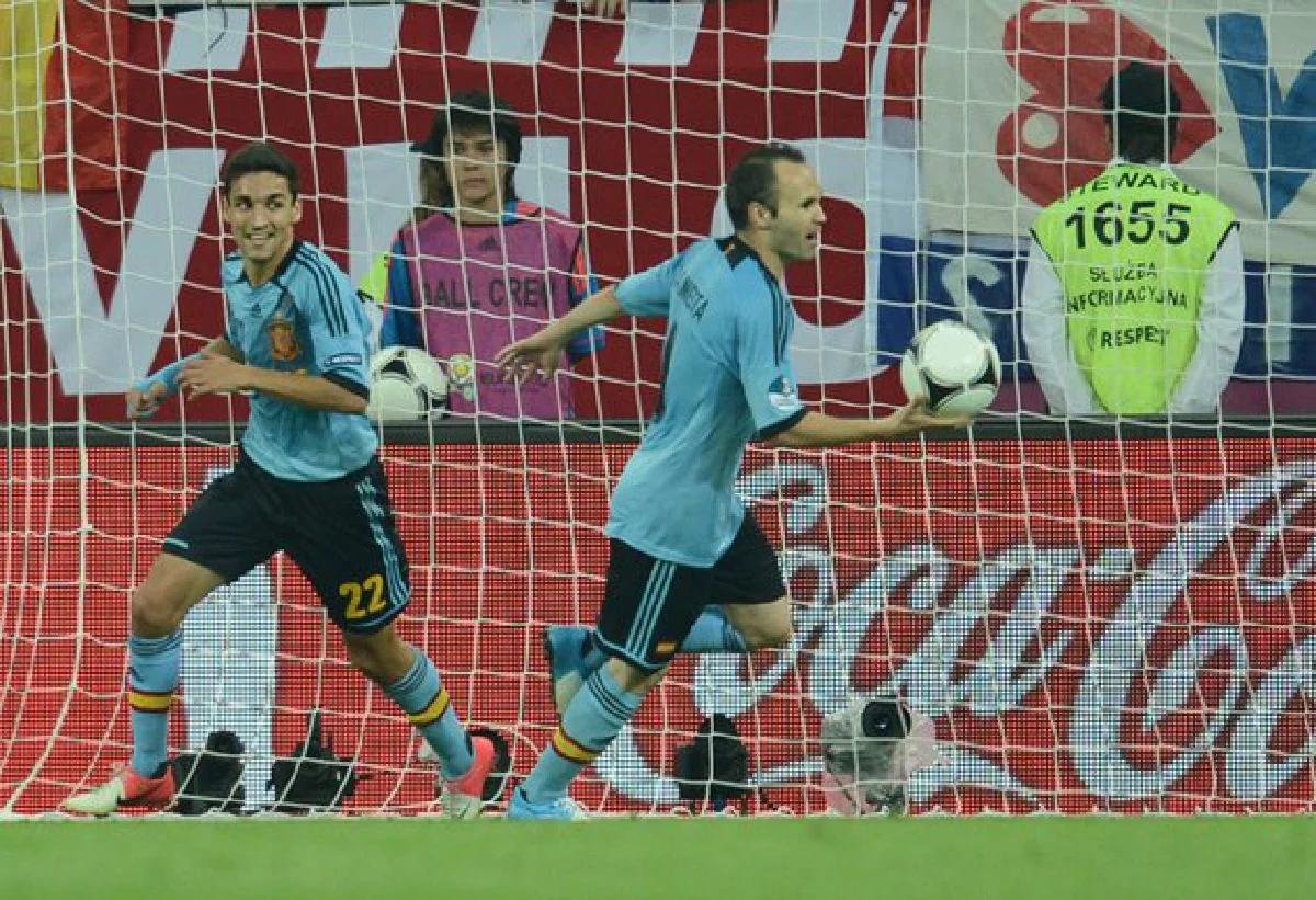 Euro 2012: Spain and Italy reach quarter-finals