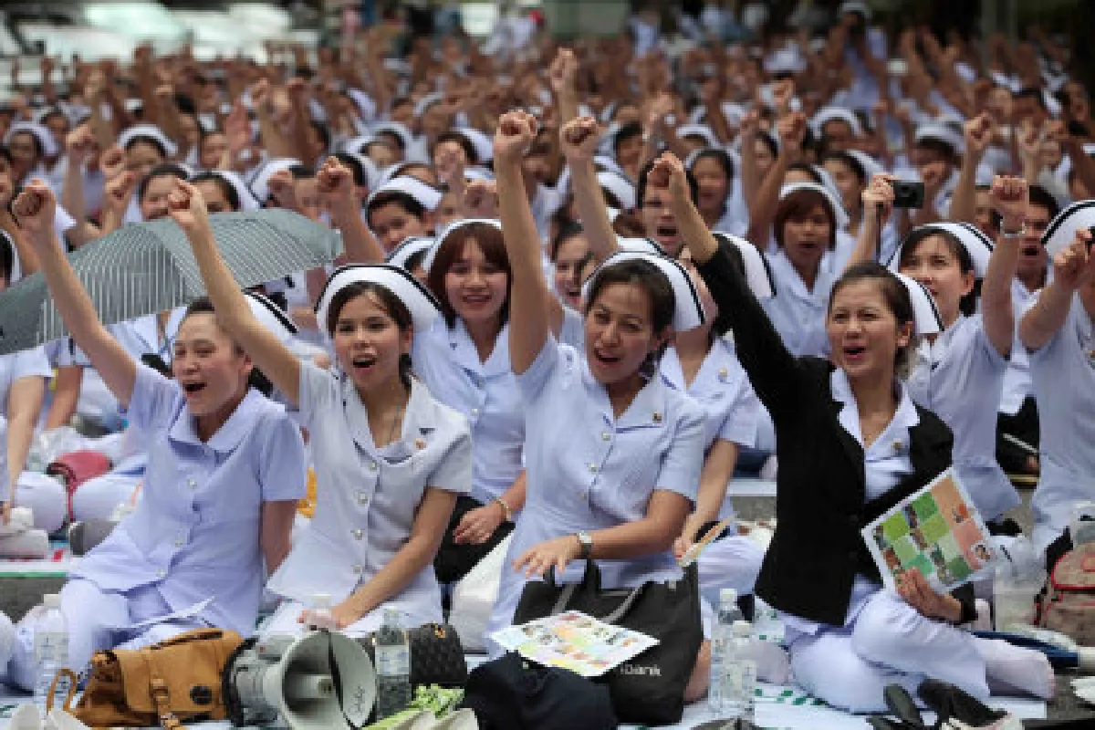 พยาบาลร้องขอบรรจุเป็นขรก.ประจำ