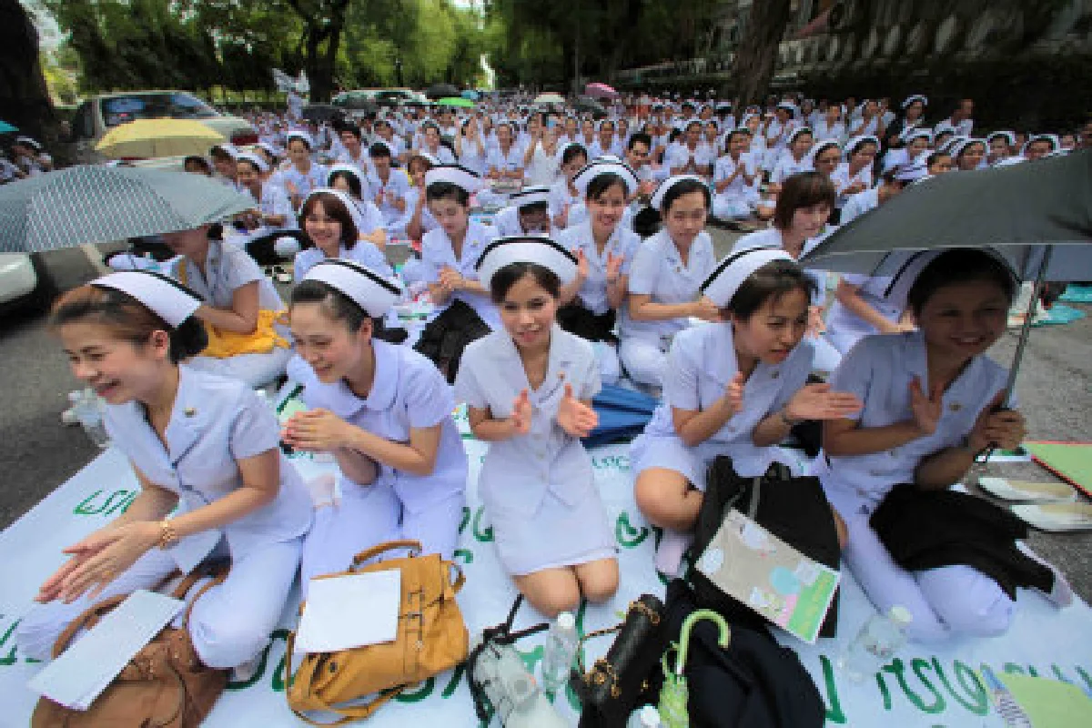 พยาบาลร้องขอบรรจุเป็นขรก.ประจำ