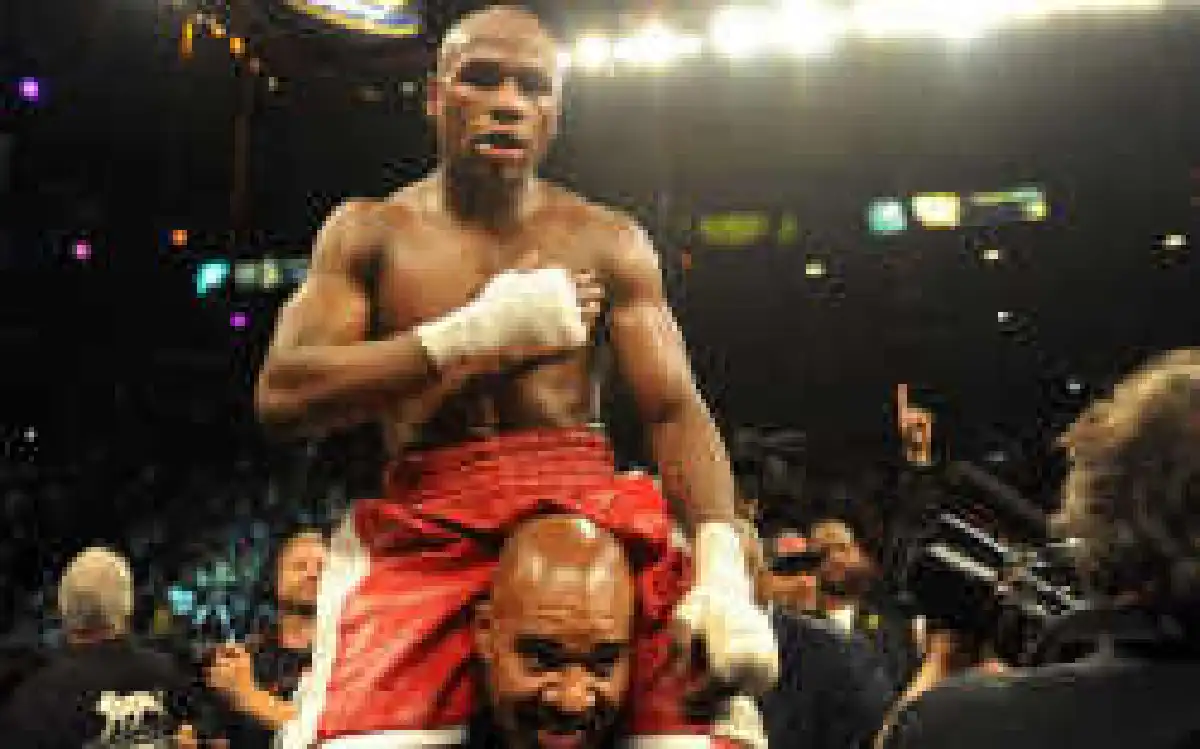 เมย์เวทเธอร์ครองบัลลังก์นักกีฬารวยสุด