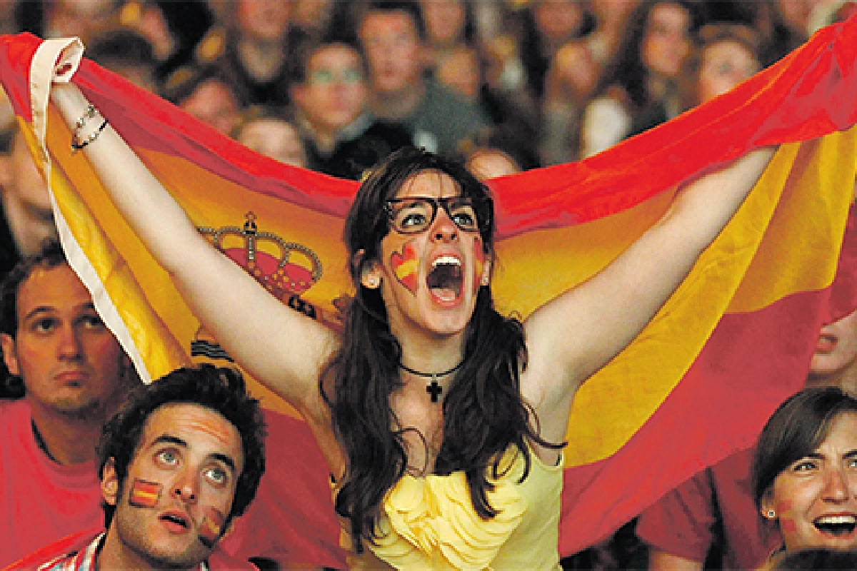 แฟน(บอล)สาวสวย...