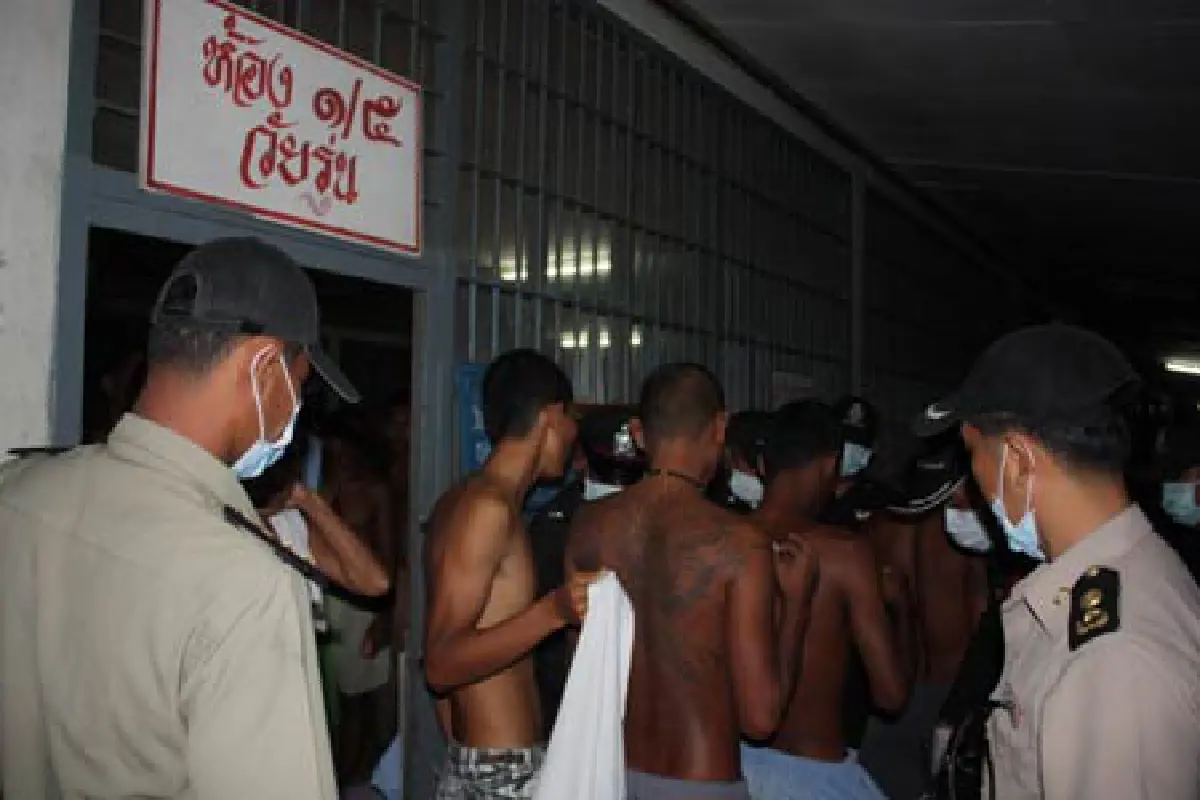 บุกค้นคุกสุรินทร์ไร้สารเสพติด