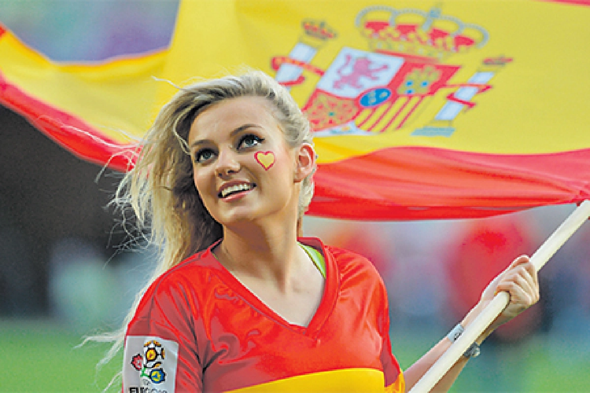 แฟน(บอล)สาวสวย...