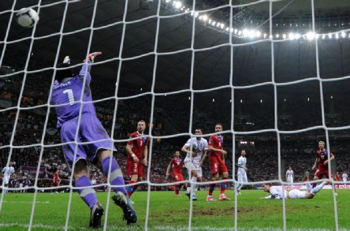 Euro 2012: Ronaldo puts Portugal into semis