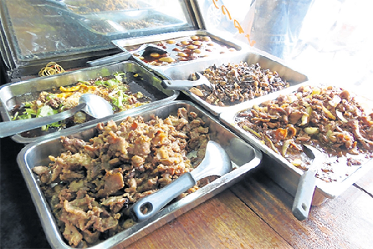 ชิมร้านครัวเมืองลุง ที่ภูเก็ต