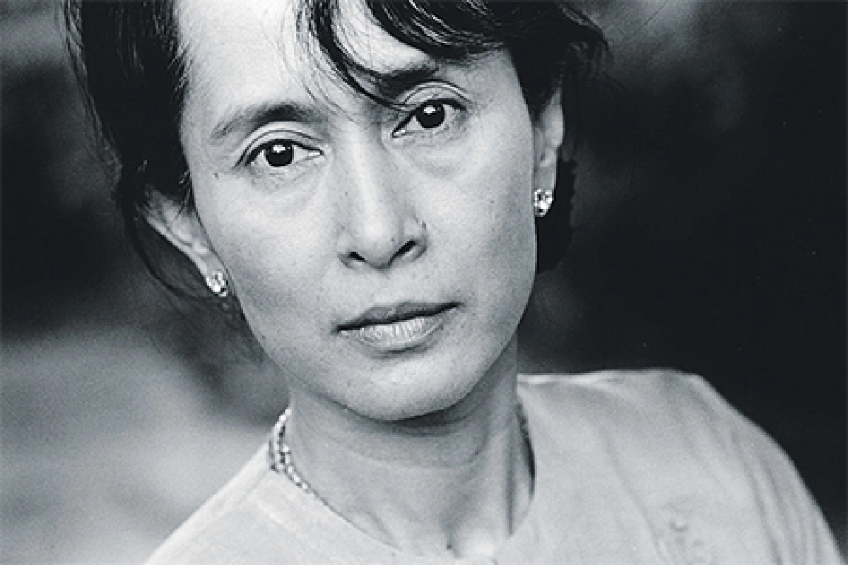 เปิดปูม 2 หนุ่มแห่ง ‘ซูจี’รักที่เสียสละเพื่อ ‘แม่’