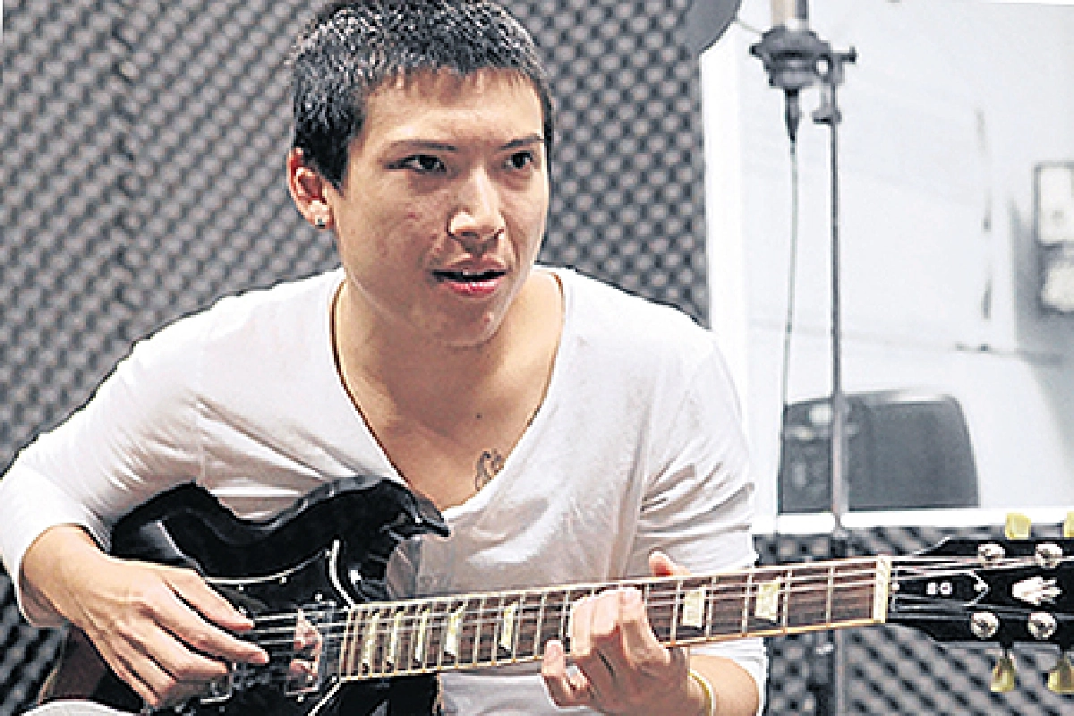 เซเลบ...หัวใจดนตรี ป๊อก จิราธิวัฒน์