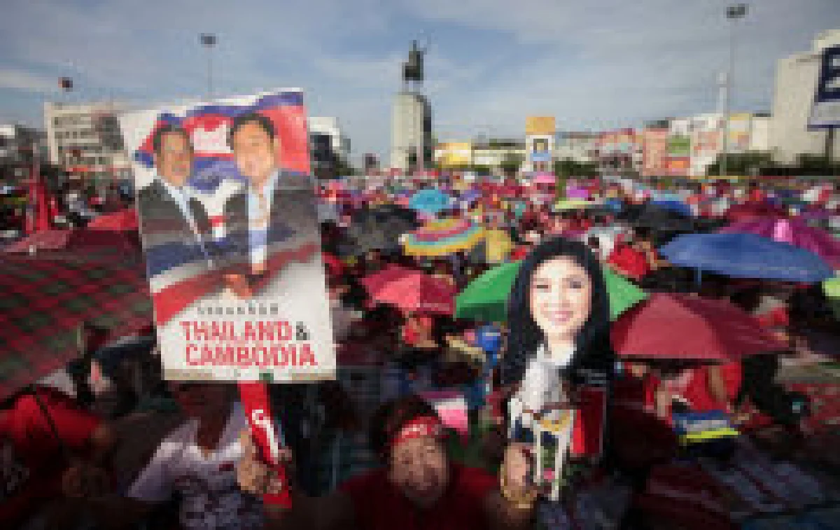 แดงฟังเพื่อไทยปราศรัยวงเวียนใหญ่