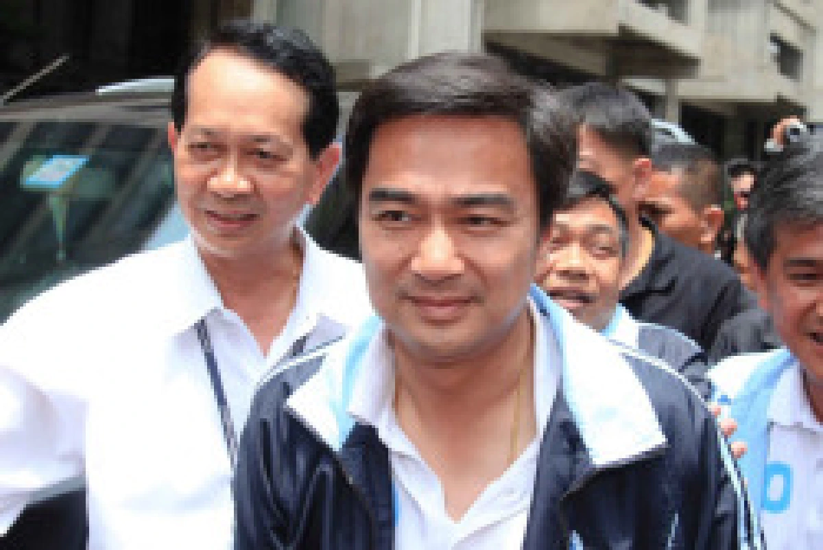 มาร์คแจงศาลมุ่งปมแก้รธน.ผูกขาดอำนาจ