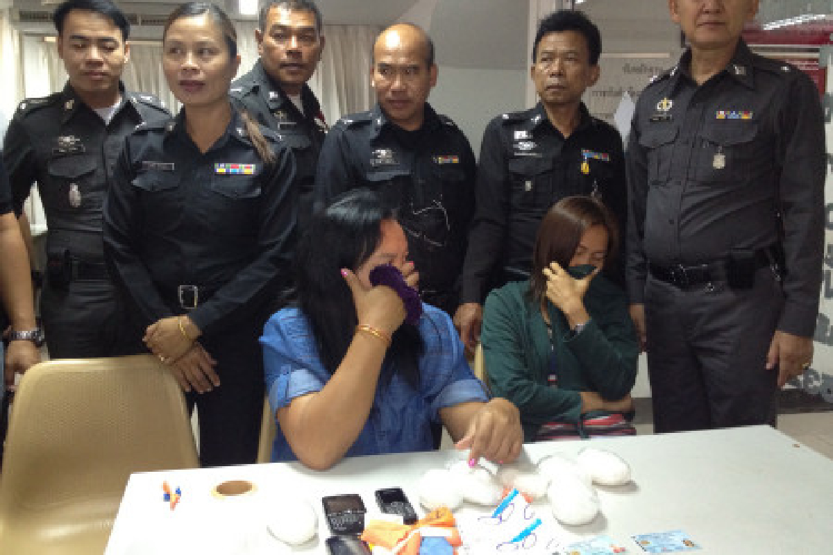 รวบสาวขนยาไอซ์ใช้หนี้พนัน รวบสาวขนยาไอซ์ใช้หนี้พนัน