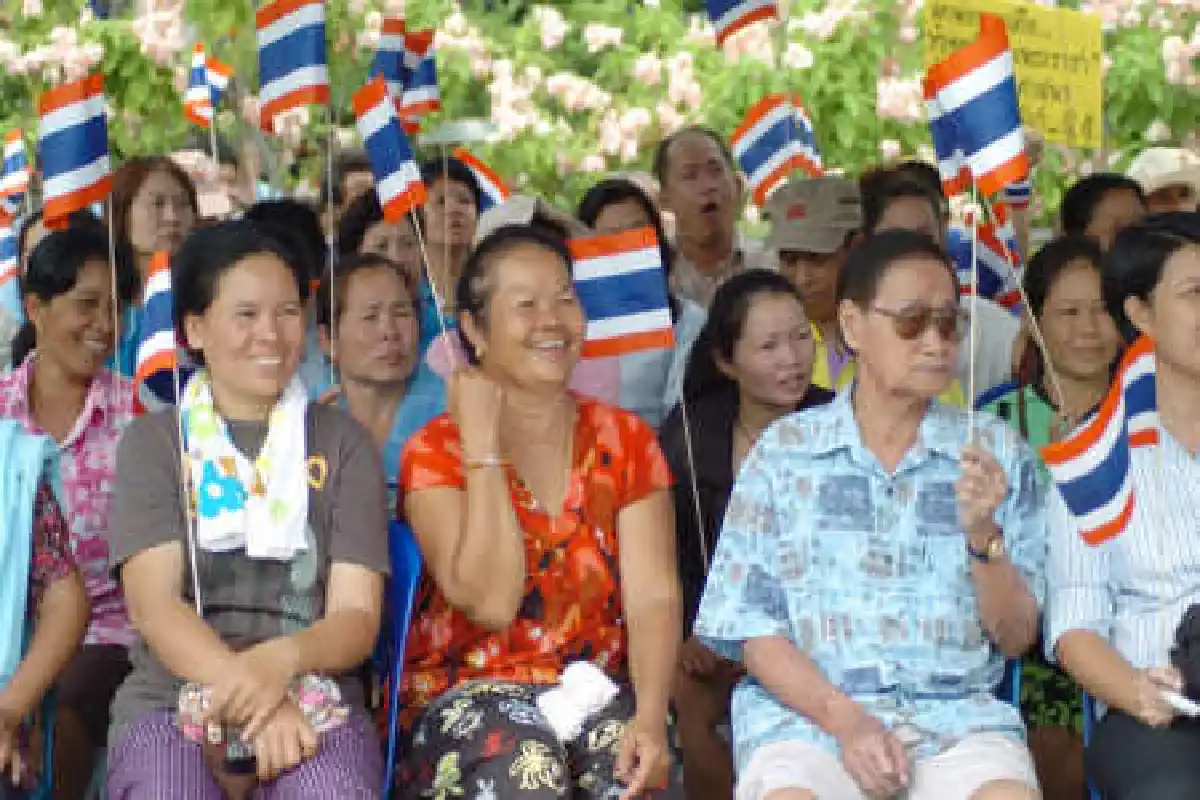 หมอตุลย์ปักหลักค้างคืนหน้าศาลรธน.