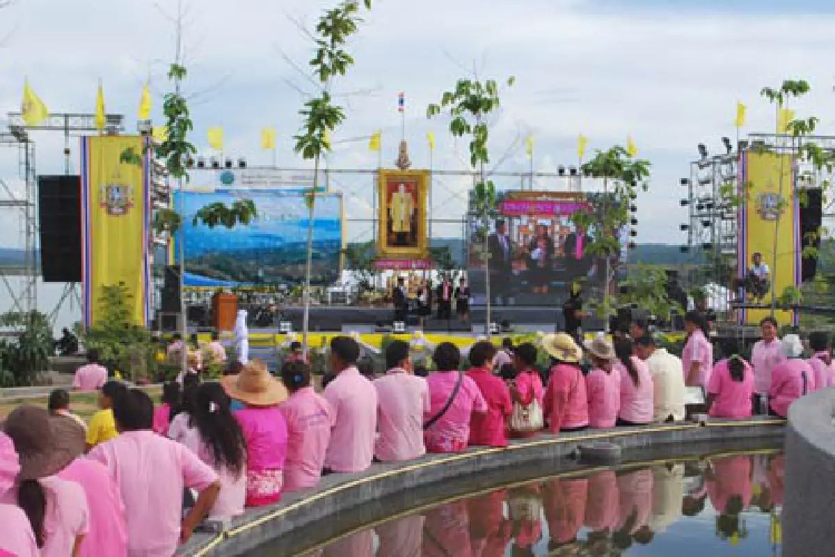 ชาวพิษณุโลกร่วมพิธีเปิดเขื่อนแควน้อยเนืองแน่น