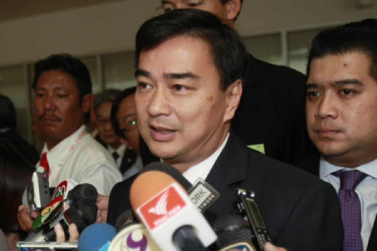 มาร์คจับตาปูเยือนเขมรพบฮิลลารี มาร์คจับตาปูเยือนเขมรพบฮิลลารี