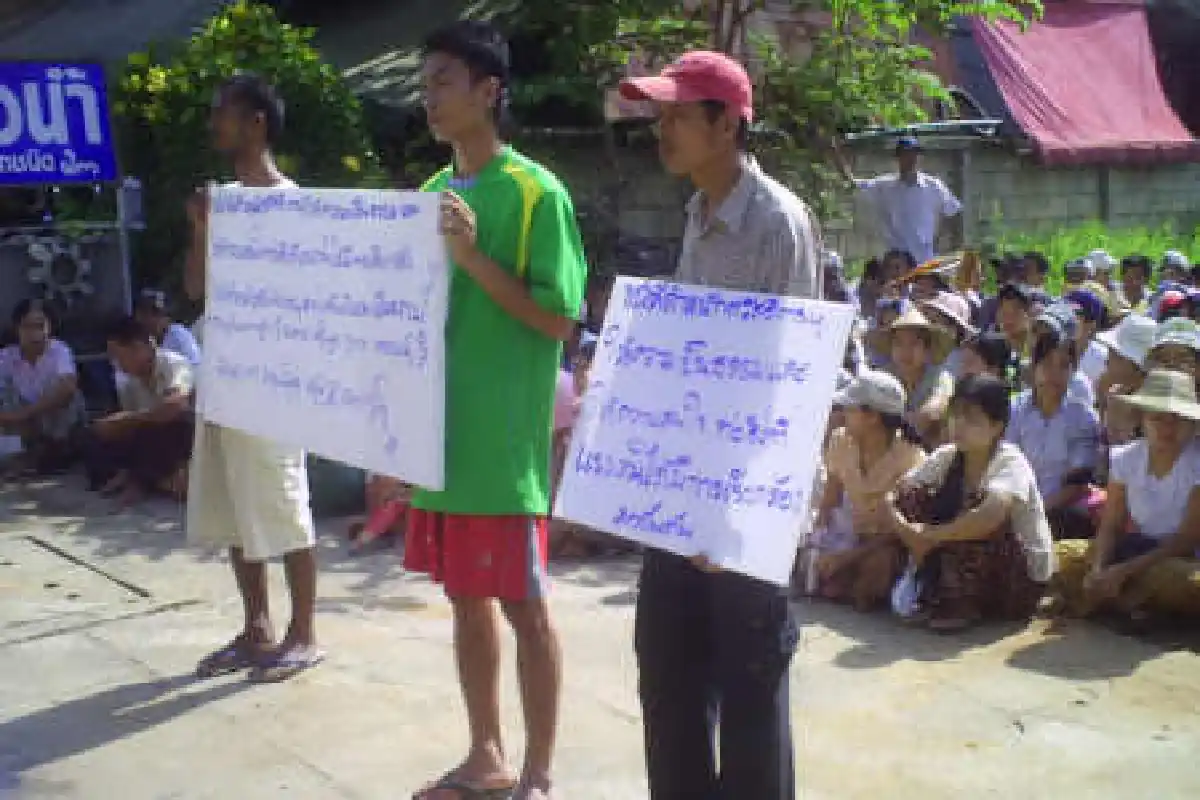 แรงงานพม่าประท้วงนายจ้างเบี้ยวค่าแรง
