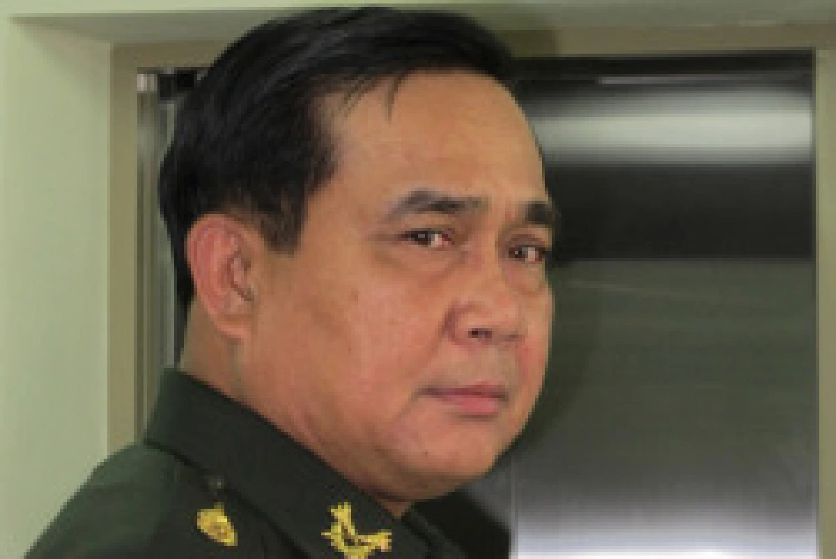 คำขอจากกองทัพ"หยุดดึงสถาบันลงมา"
