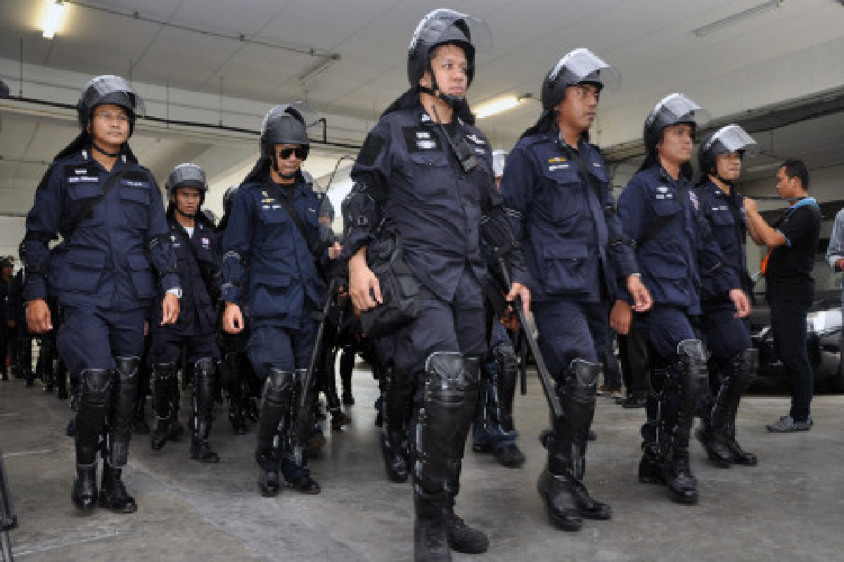 บช.น.ซ้อมปราบจลาจลหวั่นศุกร์13แรง บช.น.ซ้อมปราบจลาจลหวั่นศุกร์13แรง