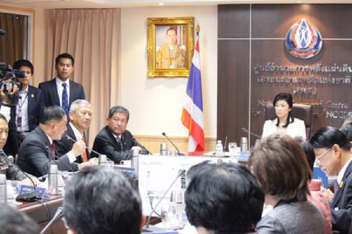 ยิ่งลักษณ์เยี่ยมปปส.ดันวาระแห่งชาติ ยิ่งลักษณ์เยี่ยมปปส.ดันวาระแห่งชาติ